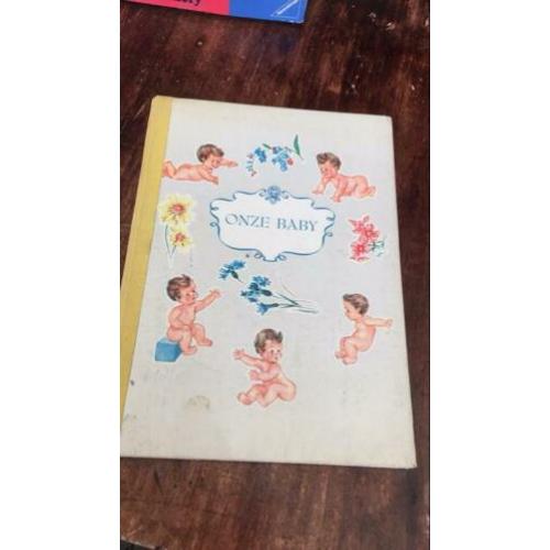 Onze baby nostalgisch babyalbum