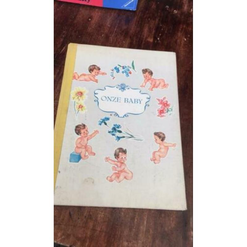 Onze baby nostalgisch babyalbum