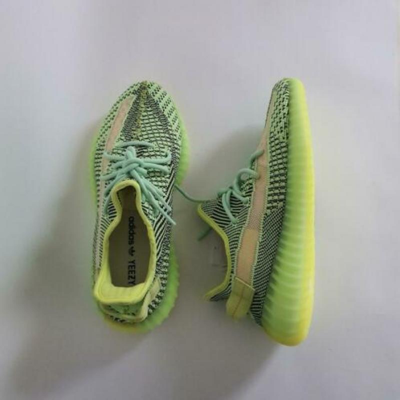Adidas yeezy boost 350 v2 yeezreel