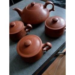 Mooie chinese set theepot en potjes bij