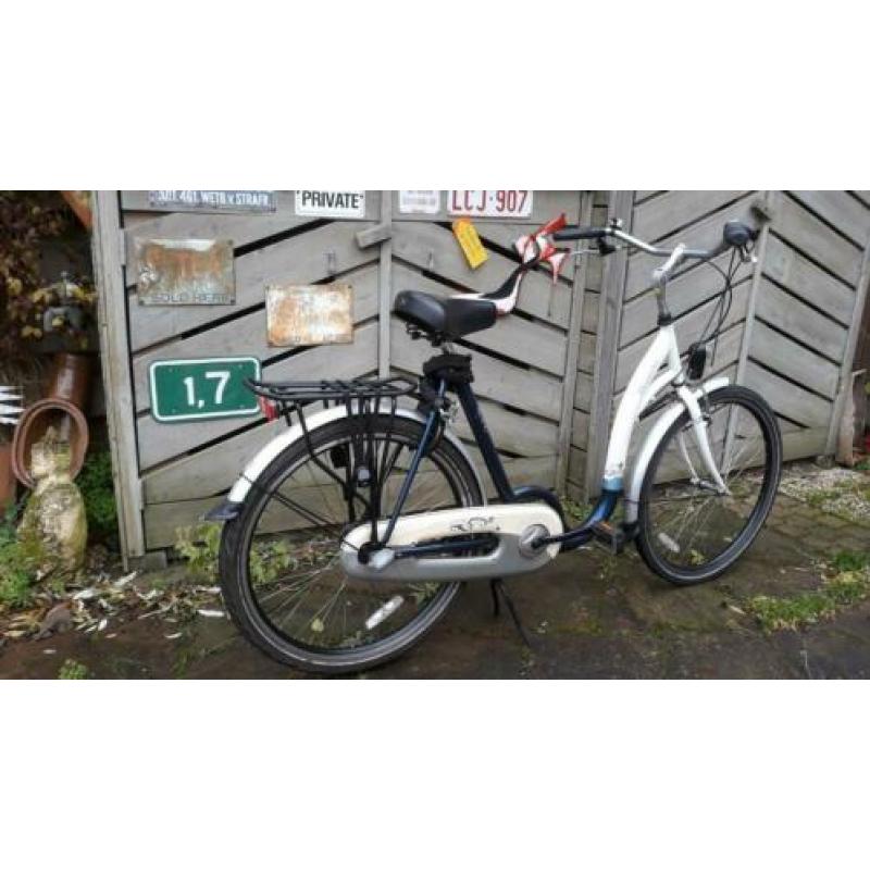 Damesfiets met 3 versnellingen en (lage instap)