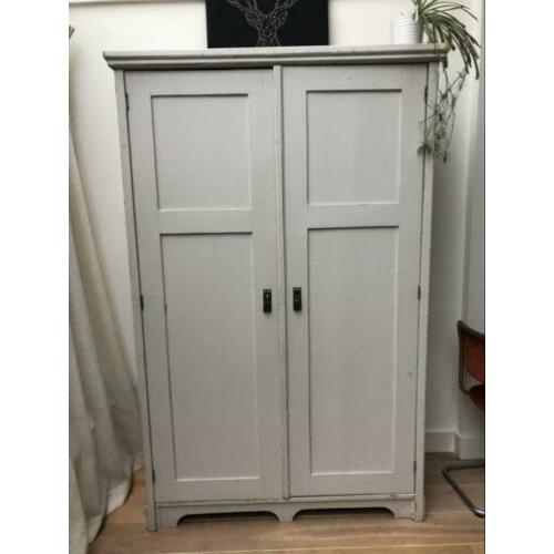 Charmante landelijke / brocante kast