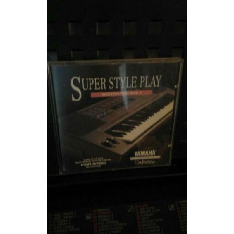 Yamaha psr 6700 & 12 diskettes..