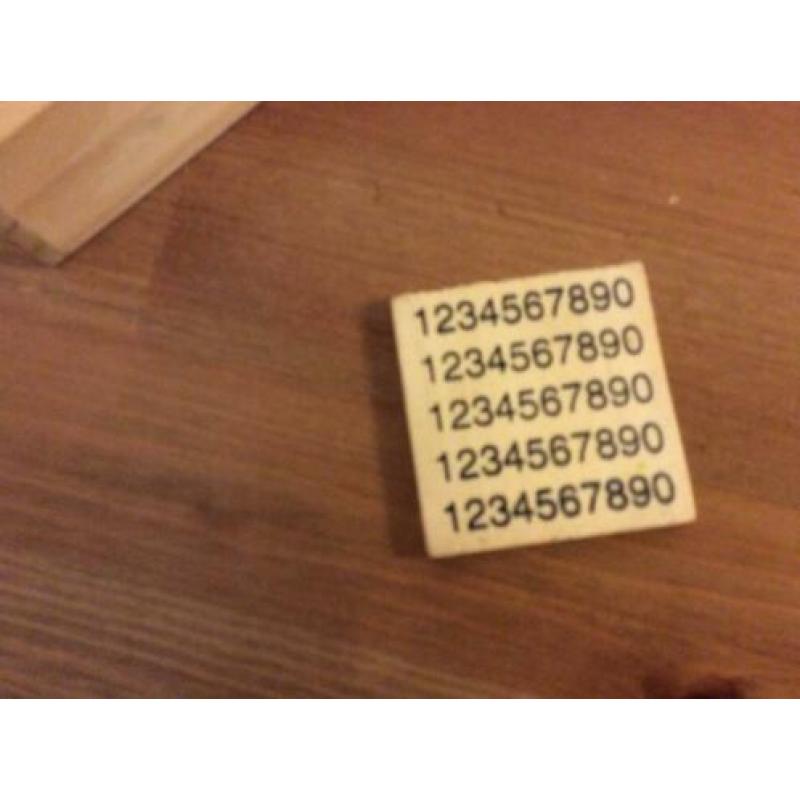 houten geheugenspel cijfers. gebruikt