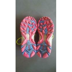 Asics hockeyschoenen kunstgras veld mt 34,5 in goede staat!