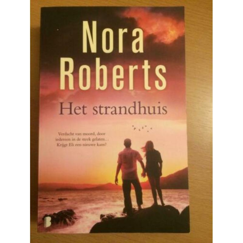 Middernacht, strandhuis, schilder, nachtmuziek Nora Roberts