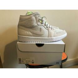 WMNS AIR JORDAN 1 MID vast grey ghost green US 9 | EUR 40,5