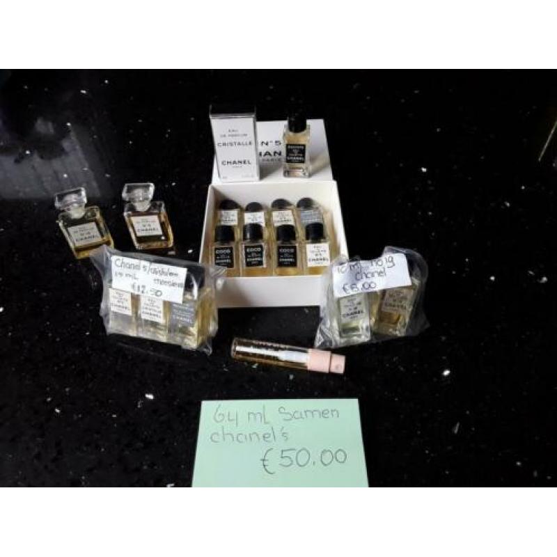 Verzameling met mooie parfums van chanel