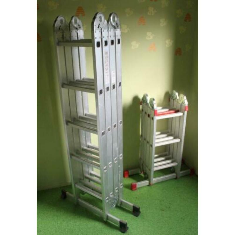 Twee aluminium multi ladders 3,6 m en 6 m