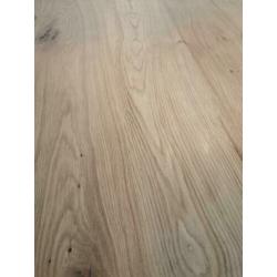 Licht eiken tafel
