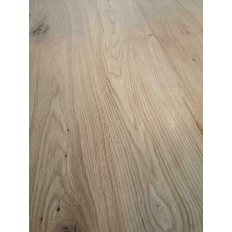 Licht eiken tafel