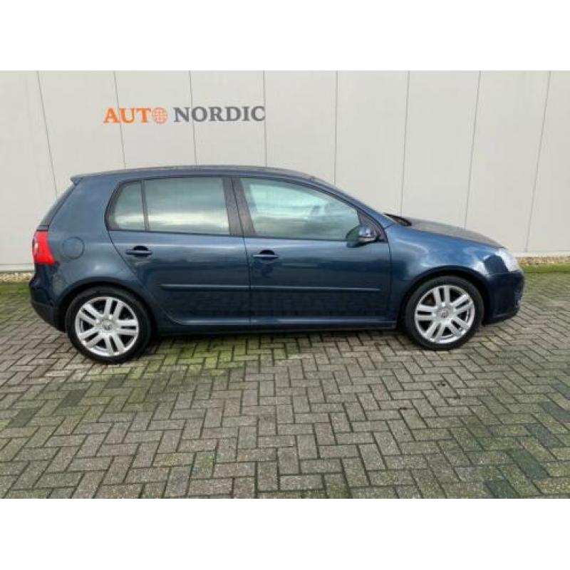 Volkswagen Golf 2.0 FSI Sportline