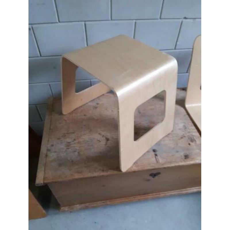 Benjamin kruk bijzettafel 4 stuks.