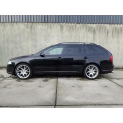 Skoda Octavia Combi 2.0 TFSI RS Navigatie, airco, LMV