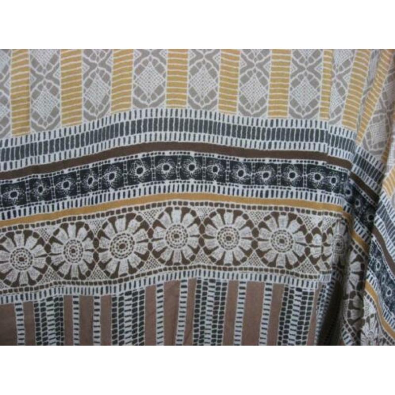 leuke top met print en gehaakte shouders, mt 42/44