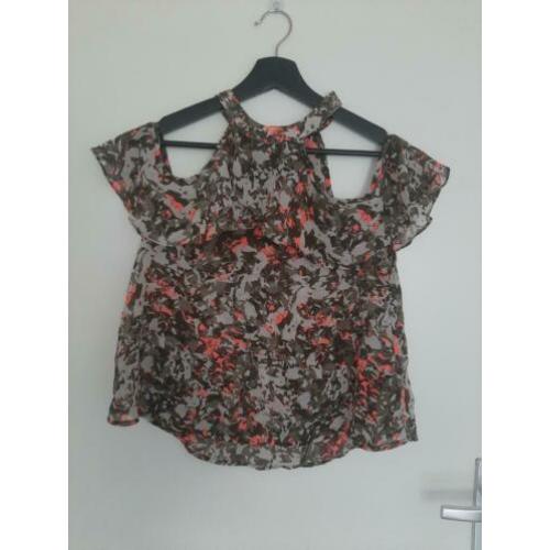 Twee off-shoulder tops maat S