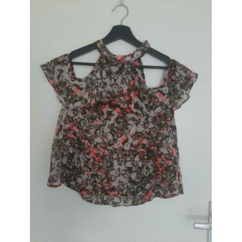 Twee off-shoulder tops maat S