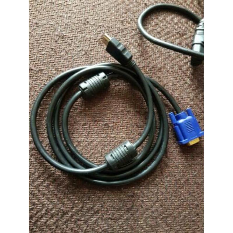 Kabels te koop adapters power kabels enz.
