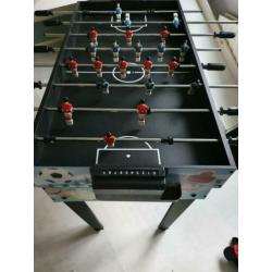 Voetbaltafel en pooltafel in 1