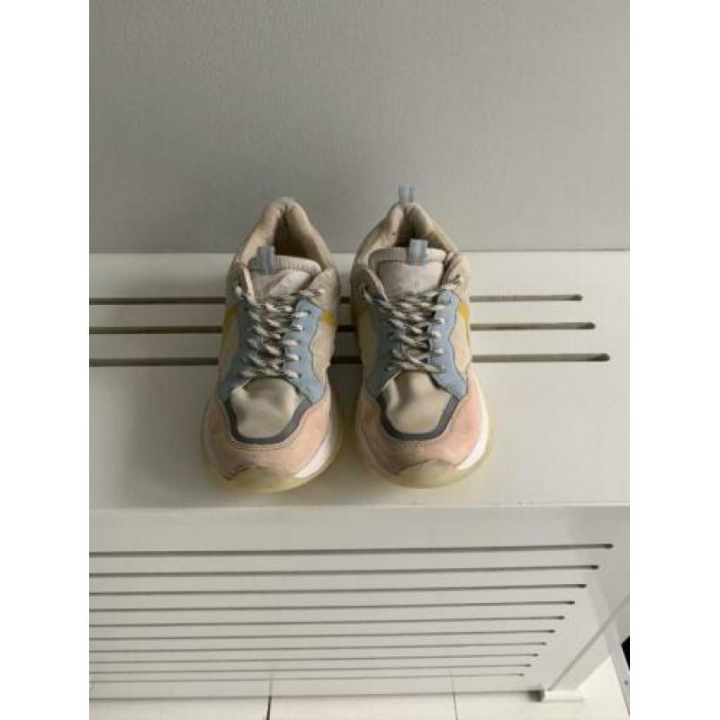 Zara sneakers mt 36