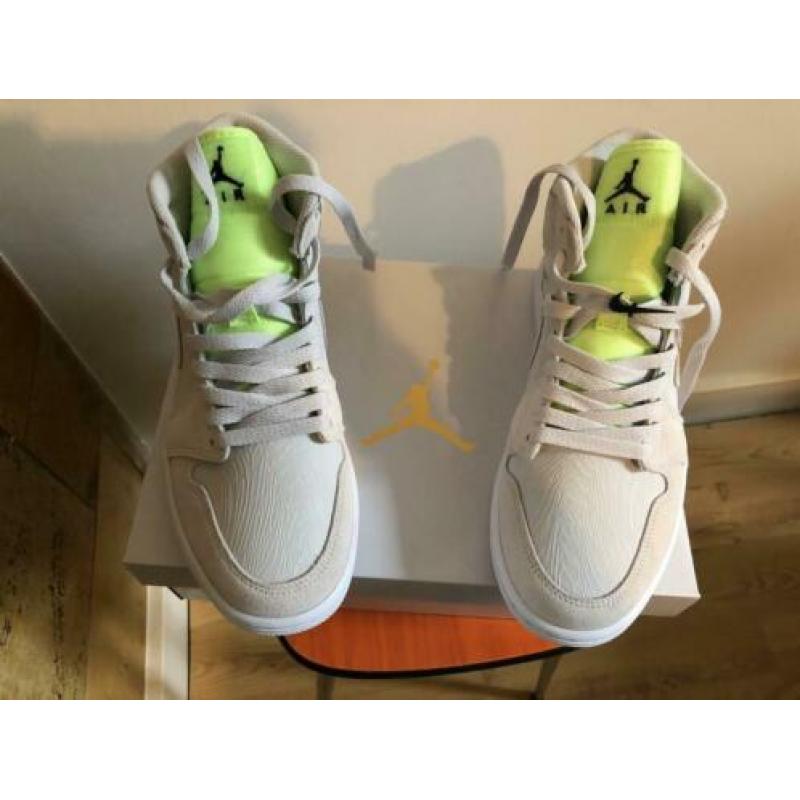 WMNS AIR JORDAN 1 MID vast grey ghost green US 9 | EUR 40,5