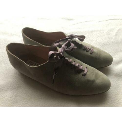 ESPRIT grijsblauwe suede schoentjes 40,5 met satijnen bandje