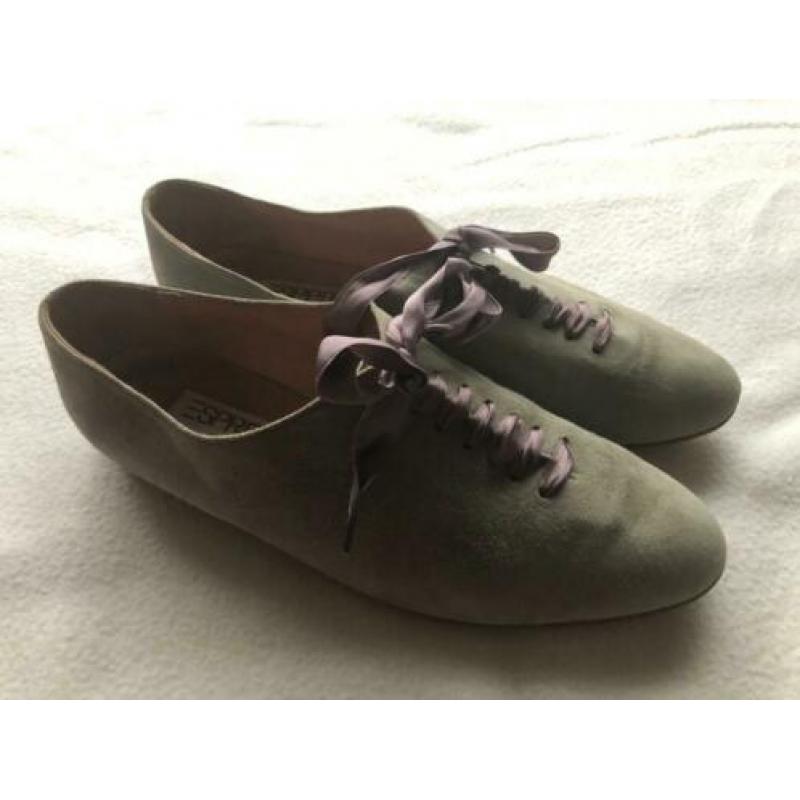 ESPRIT grijsblauwe suede schoentjes 40,5 met satijnen bandje