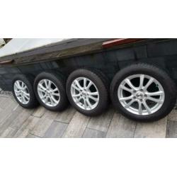 5x114.3 16 inch inter action velgen met zgan winterbanden