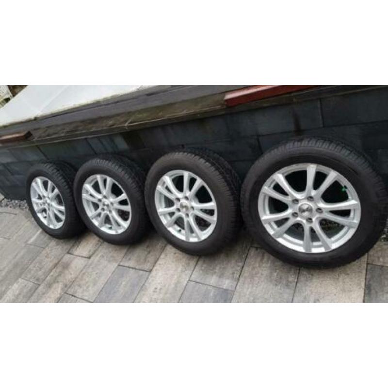 5x114.3 16 inch inter action velgen met zgan winterbanden