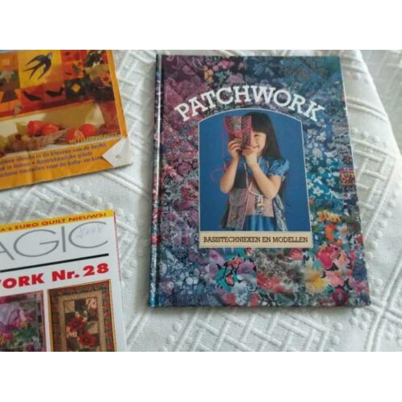 1 patchwork boek en 4 patchwork tijdschriften.