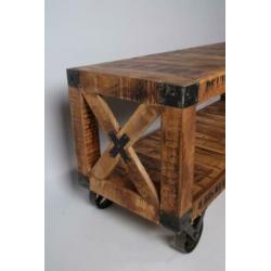 Nieuwe mangohouten salontafel op wielen, bank, tafel