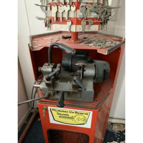Sleutel machine met diverse sleutels