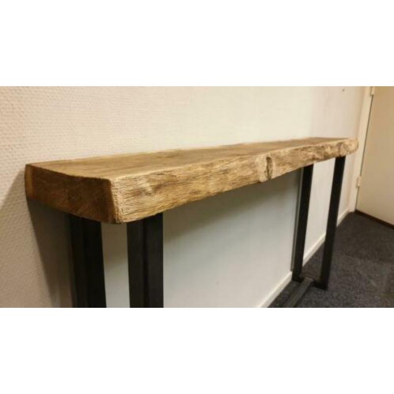 Sidetable industrieel landelijk