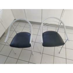 2 stoelen