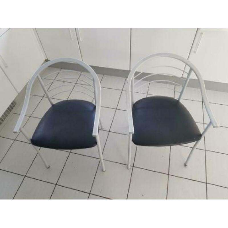 2 stoelen