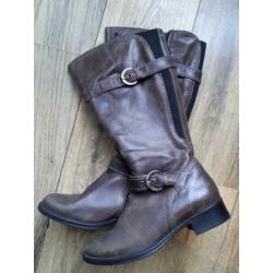 Taupe kleur laarzen met brede schacht mt 37 (37,5)