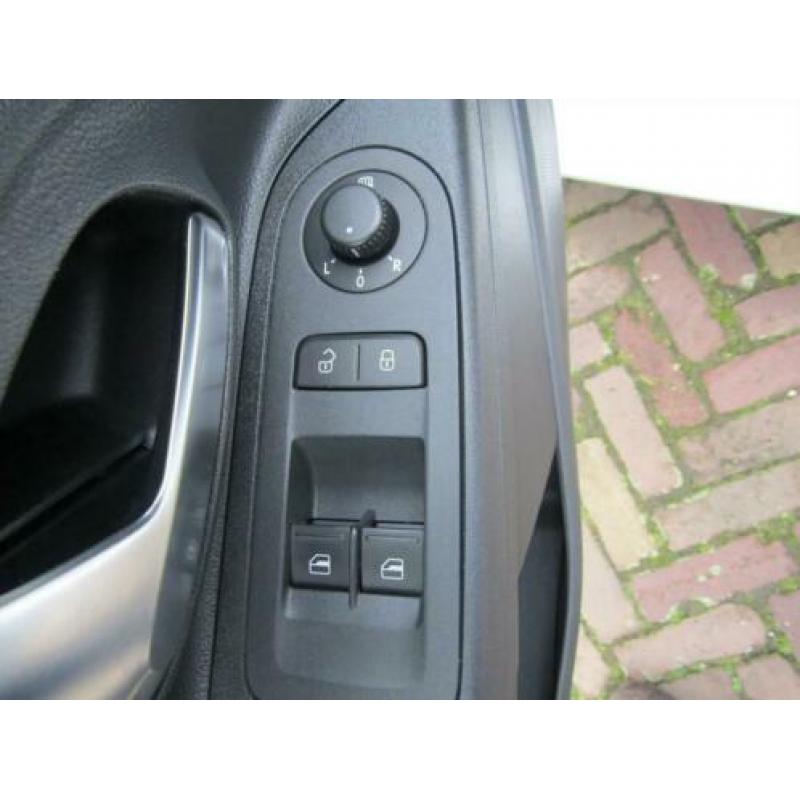 VOLKSWAGEN Up! 1.0 5D Move up! NIEUW MODEL