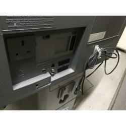 Philips beeldbuid / breedbeeld tv + glazen meubel