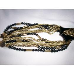 Ketting / Collier Nieuw.