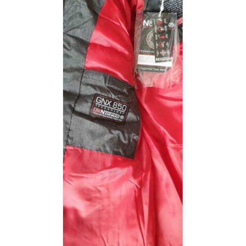 Geographical NORWAY nieuw donjas maat 146-152