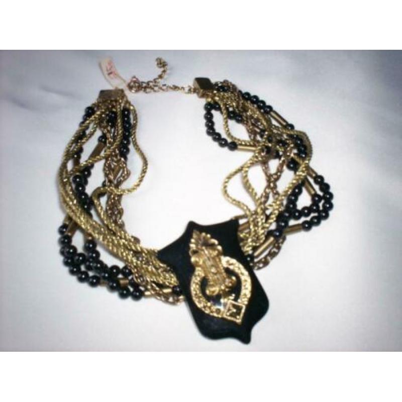 Ketting / Collier Nieuw.