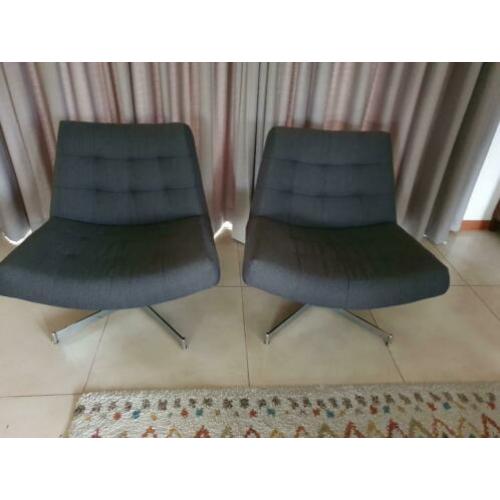 twee draaibare fauteuils