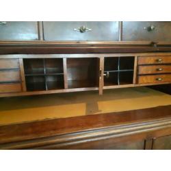 Antiek bureau