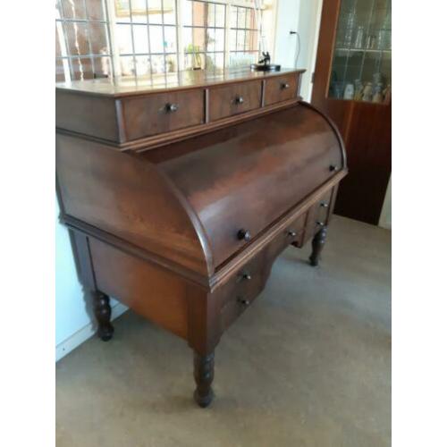 Antiek bureau