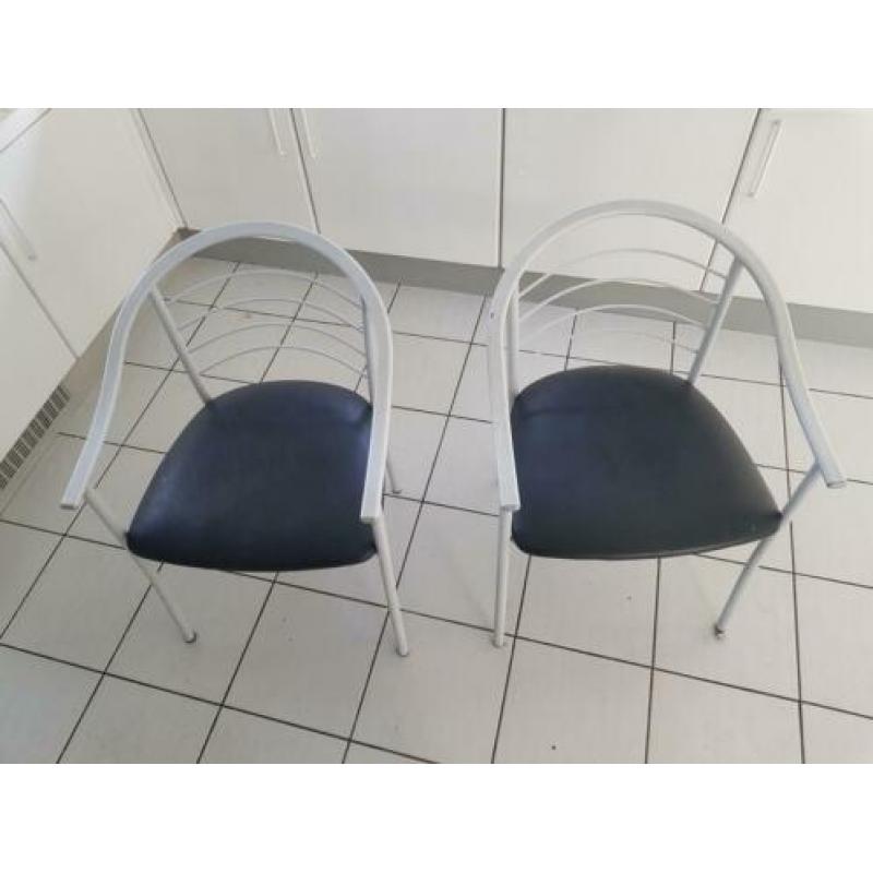 2 stoelen