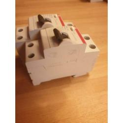 ABB HAF aardlekschakelaar FH202A, 6st beschikbaar