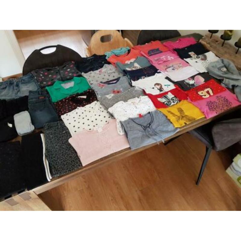 Groot pakket meisjes kleding maat 110