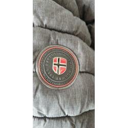 Geographical NORWAY nieuw donjas maat 146-152