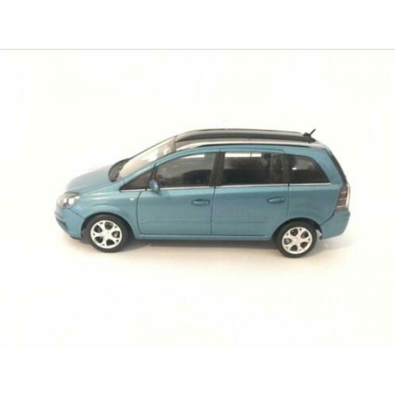 Opel Zafira B - MiniChamps