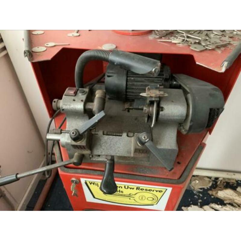 Sleutel machine met diverse sleutels